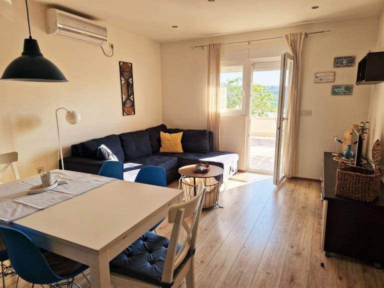 Holiday apartment with terrace | Sea view — photo 4