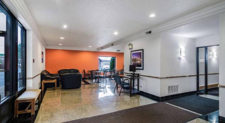 Motel 6 Libertyville, IL — photo 3