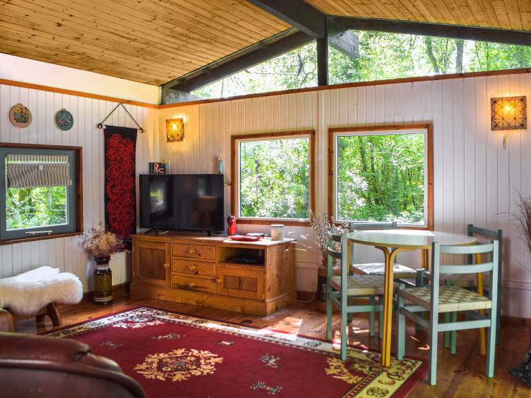 Cottage with pool, terrace & garden — photo 3