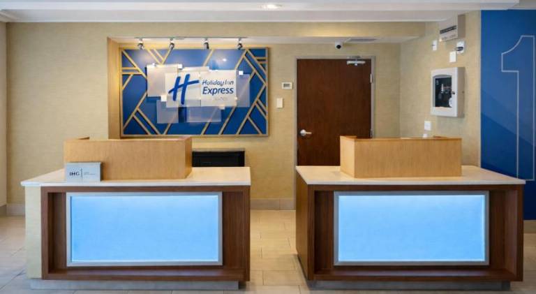 Holiday Inn Express Hotel & Suites St. Paul - Woodbury By IHG — photo 5