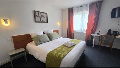 Chambre type hotel avec Salle de bain privee in Contrexéville