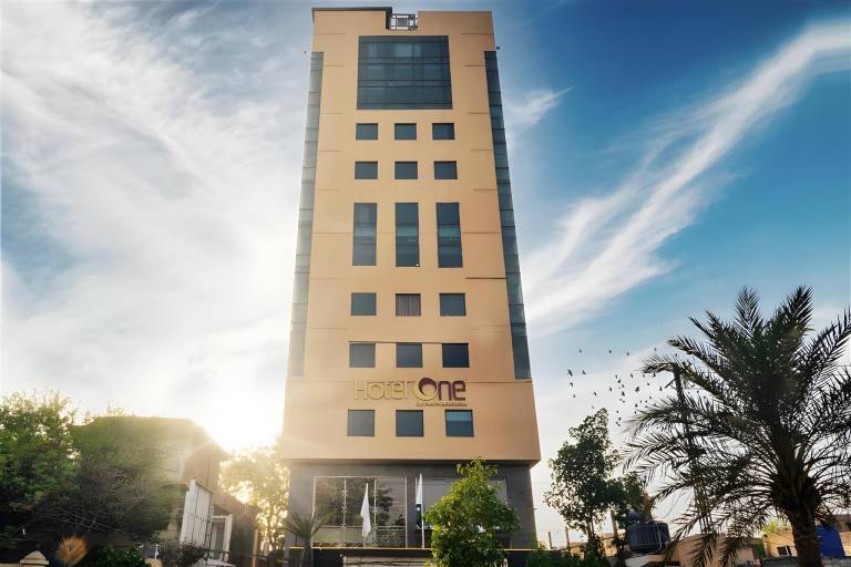 Hotel One Tower Gulberg