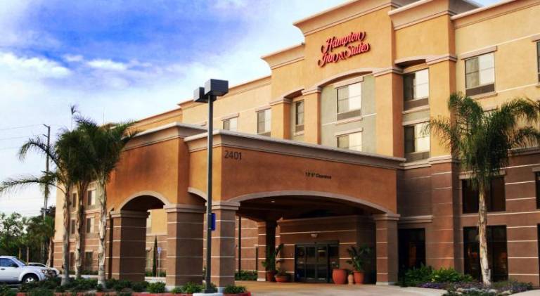 Hampton Inn & Suites Seal Beach — photo 4