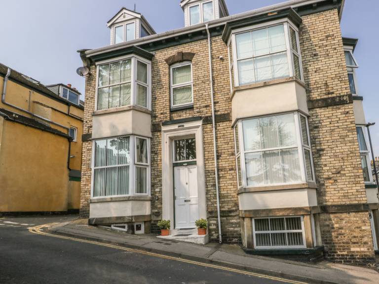Child-friendly charming cottage | Dogs allowed in Whitby