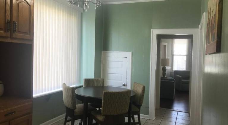 Rental apartment with patio — photo 4
