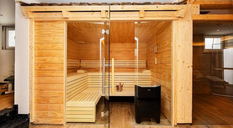 Apartment with jacuzzi — photo 5