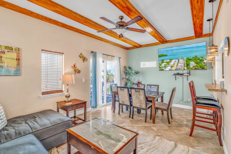 Family-oriented vacation home with pool | Dogs allowed — photo 4