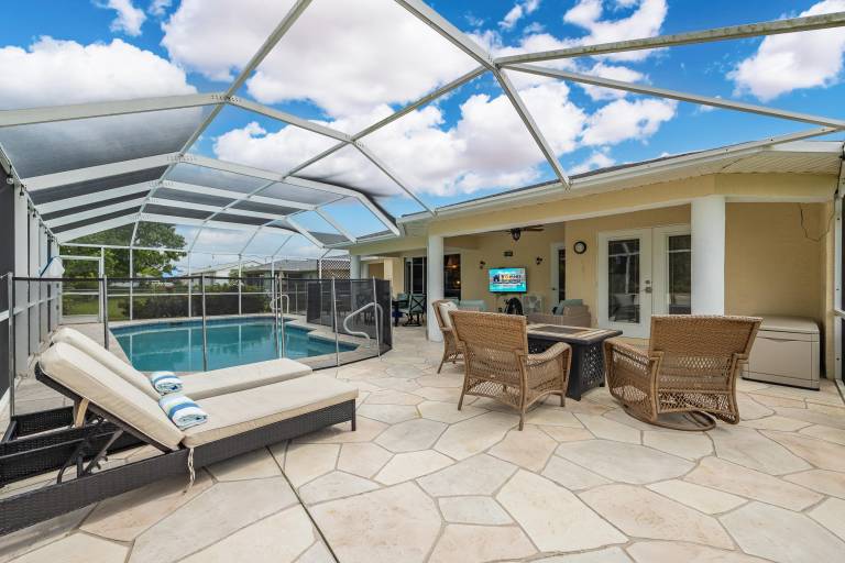 House with hot tub, patio & private pool in Cape Coral, FL