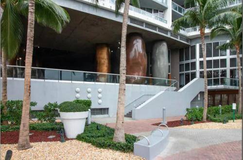 Serviced apartment with sauna, patio & hot tub | Close to Bayfront Park — photo 5