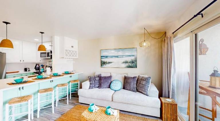 House with 1 room for 4 persons in Oceanside, CA