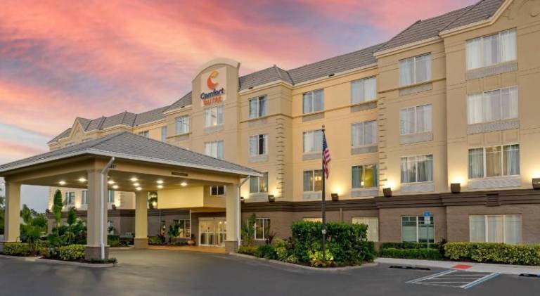 Comfort Suites Near Universal Orlando Resort in Orlando, FL