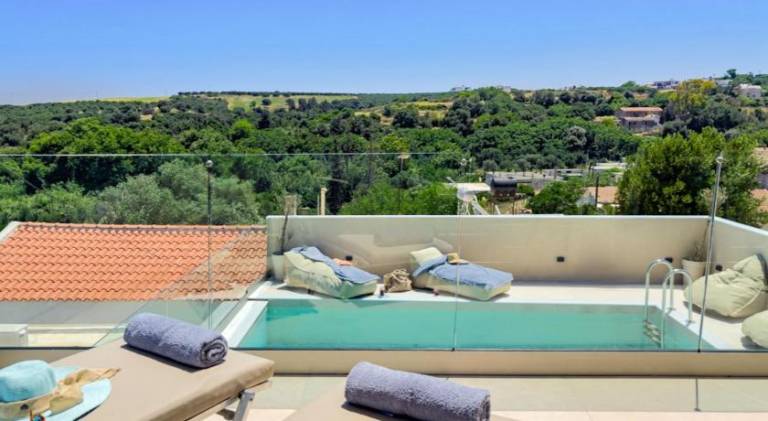 Spacious villa with private pool | Pets are welcome — photo 3