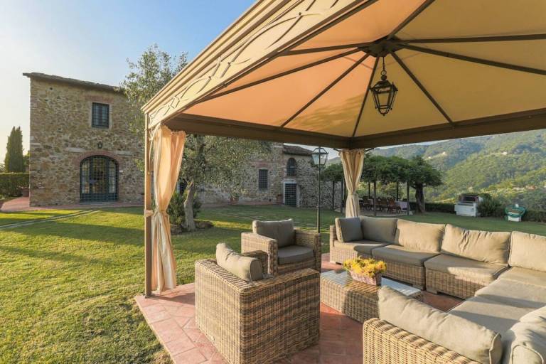 Family-oriented villa with yard, patio & private pool | Mountain view | Perfect for remote work | Dogs allowed — photo 5