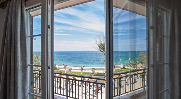 Holiday apartment with patio | Next to the beach | Dogs allowed in Kefalonia