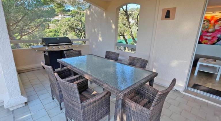 Holiday apartment with garden, barbecue & pool — photo 5