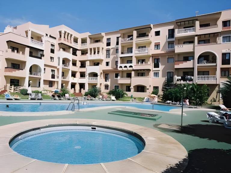 Nice apartment with yard, pool & terrace | Beach nearby | Dogs allowed in Roquetas de Mar