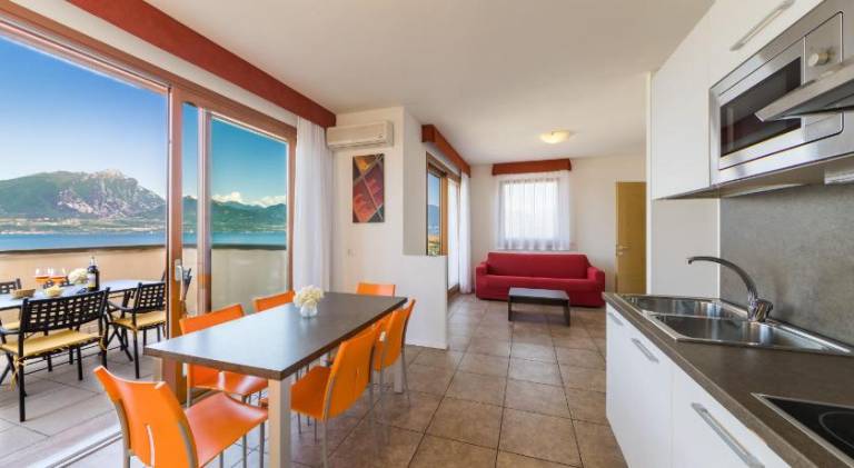 Wonderful serviced apartment with terrace, pool & garden | Close to the beach | Pets are welcome — photo 4