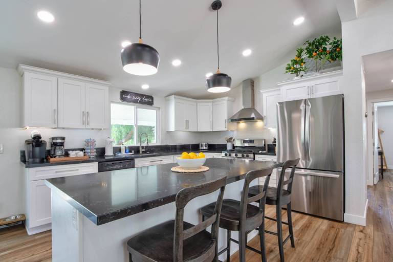 Family-oriented house with terrace, hot tub & barbeque | Mountain view | Good for workation | Pet-friendly — photo 2