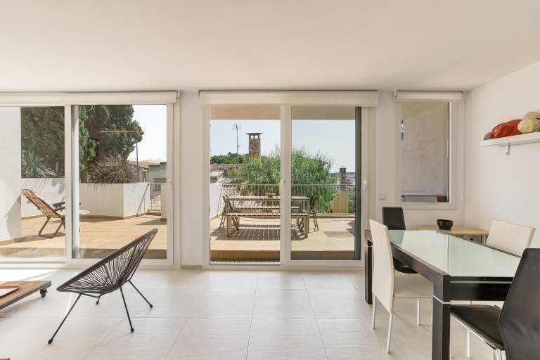 Apartment with patio | Beach view — photo 5