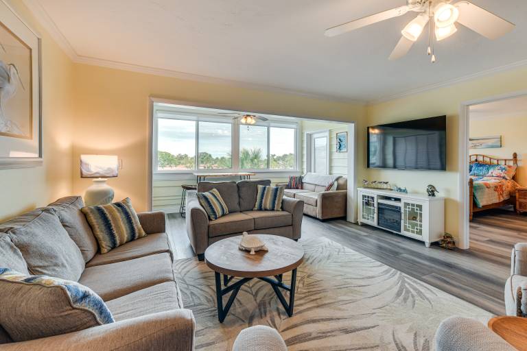 Waterfront Bradenton Condo 3 Mi to Beach