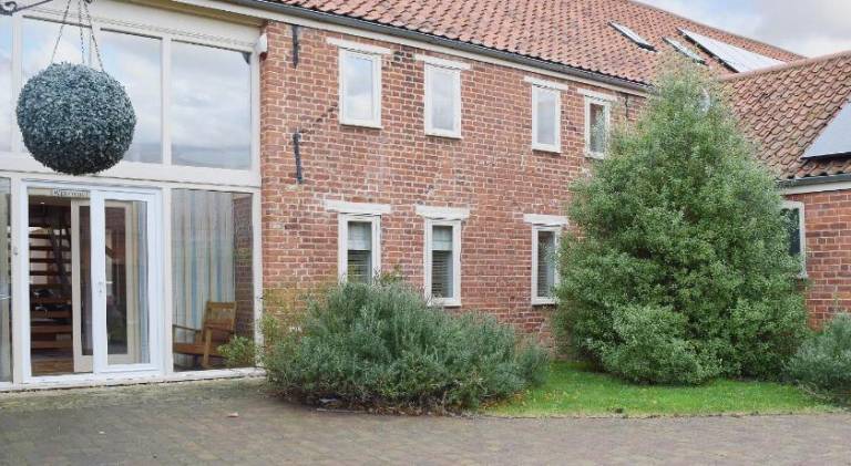Vacation home with pool | Dogs allowed in Warwick