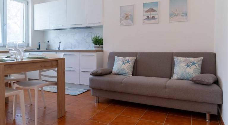 Apartment with 3 rooms for 5 persons — photo 2