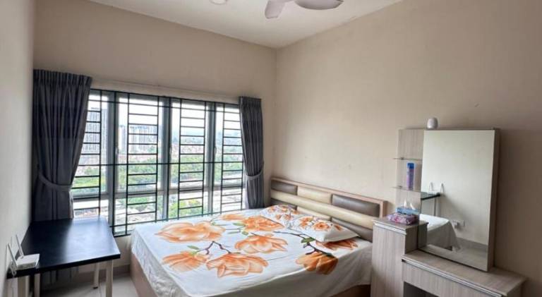 Holiday apartment with patio & pool | Perfect for remote work — photo 2