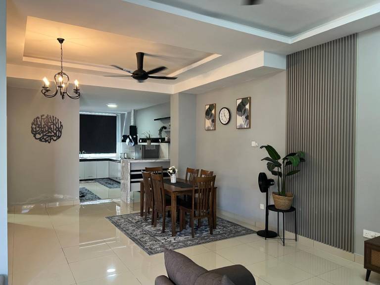 192 m&sup2; Ferienhaus