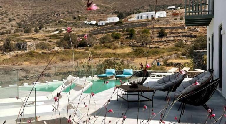 Fully equipped pleasant villa with yard, terrace & private pool | Suitable for remote work | Pet-friendly in Paro