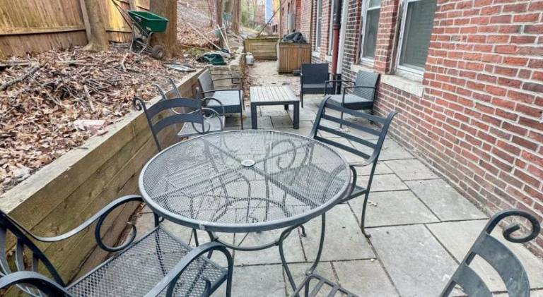 Spacious 3Bed, 2Bath, Near Hospitals & Transports — photo 4