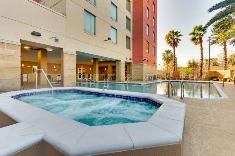 Drury Inn & Suites - Universal Orlando Resort — photo 2