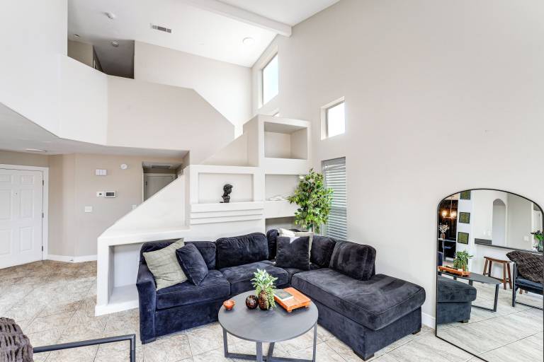 Hus Centennial Hills