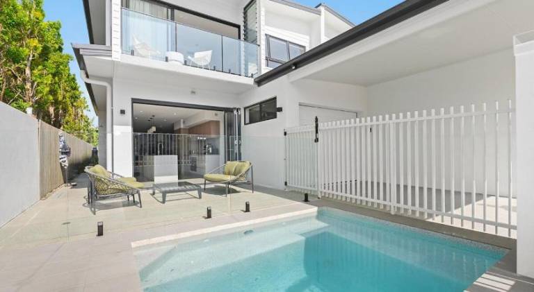 275 m&sup2; Ferienhaus