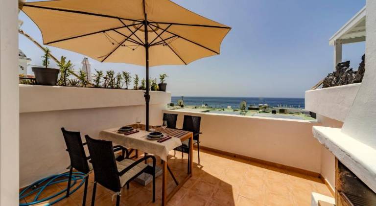 Holiday apartment with pool — photo 4