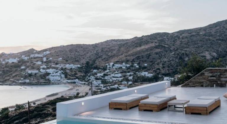 Villa with BBQ, terrace & pool — photo 3