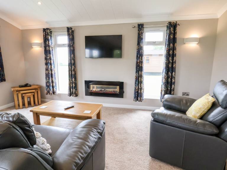 Cottage with jacuzzi, sauna & pool | Pets allowed — photo 4