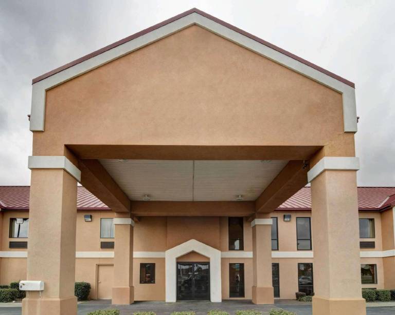 Quality Inn & Suites Pine Bluff in Pine Bluff, AR