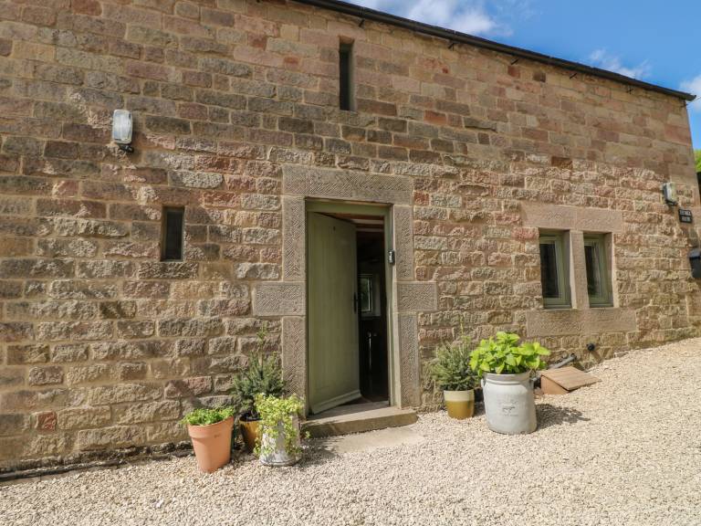 Cottage with garden — photo 4