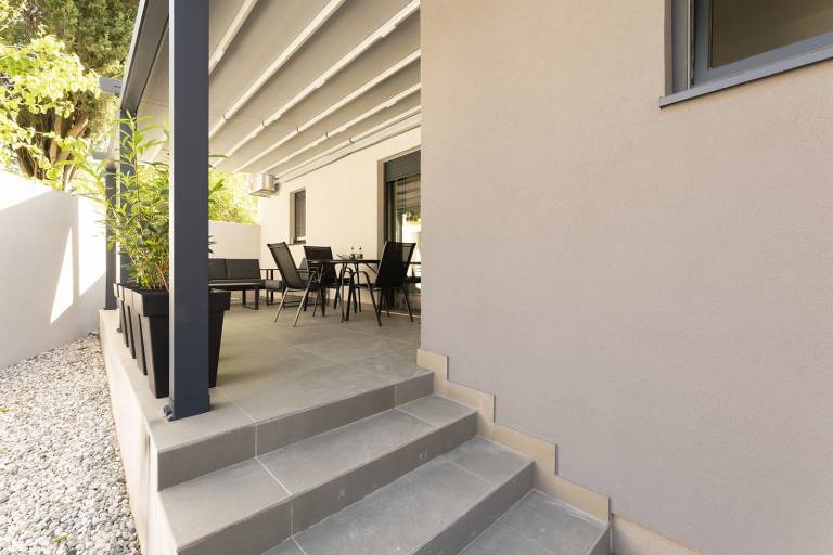 Holiday apartment with jacuzzi, patio & grill | Pet-friendly — photo 3