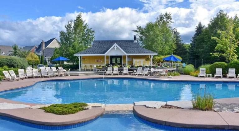 Vacation home with pool | Pets allowed — photo 4