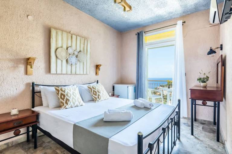 Child-friendly beautiful rental apartment with fast internet & pool | Water view | Next to the beach | Dogs allowed — photo 2