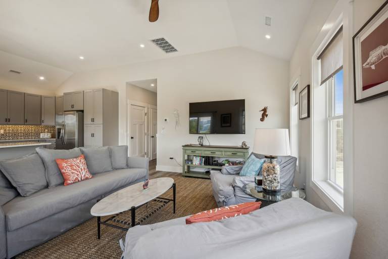 Family-friendly beautiful vacation home with grill & private pool | City view | Close to the beach | Pets allowed — photo 5