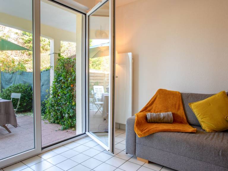 Beautiful apartment with pool, terrace & yard | Next to the beach | Pets are welcome — photo 2