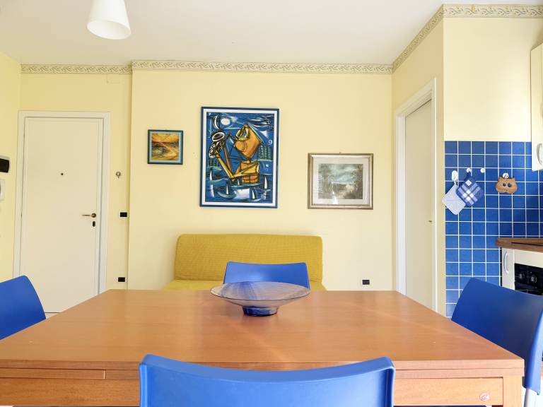Rental apartment with patio | Water view — photo 5