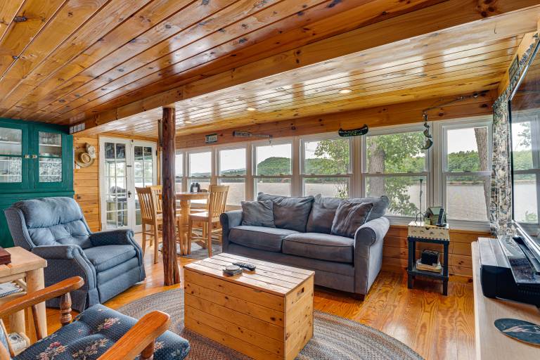 Waterfront Home on Lake Champlain w/ Dock & Kayaks — photo 3