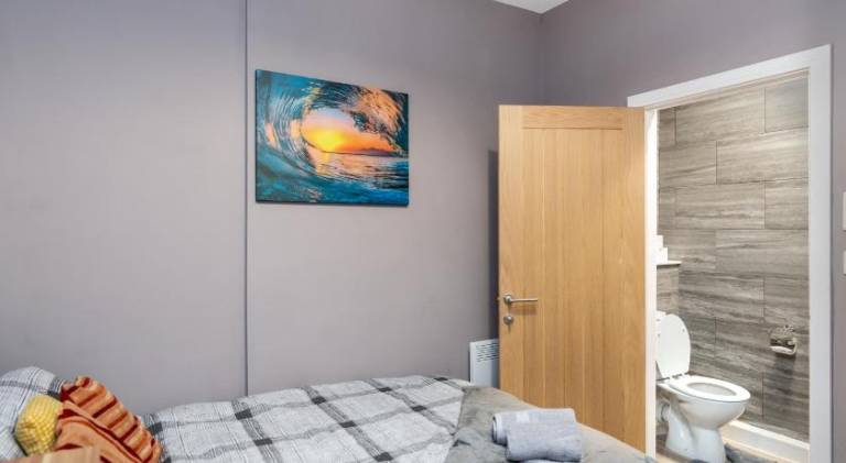 Darlington Town Centre Apartments free parking and Wi-Fi — photo 3
