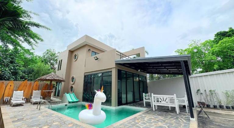 Spacious villa with pool | Pets are welcome in Chonburi