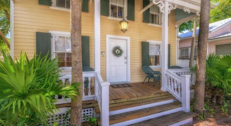 Holiday apartment with hot tub | Next to Southernmost Point in Key West, FL