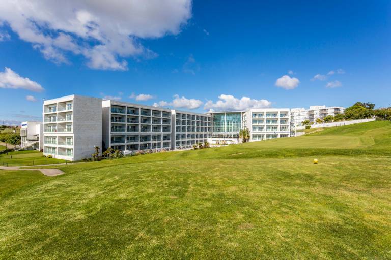 Crowne Plaza Caparica Lisbon By IHG in Almada