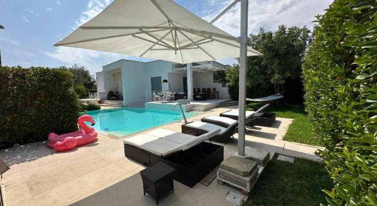 Villa with pool — photo 3